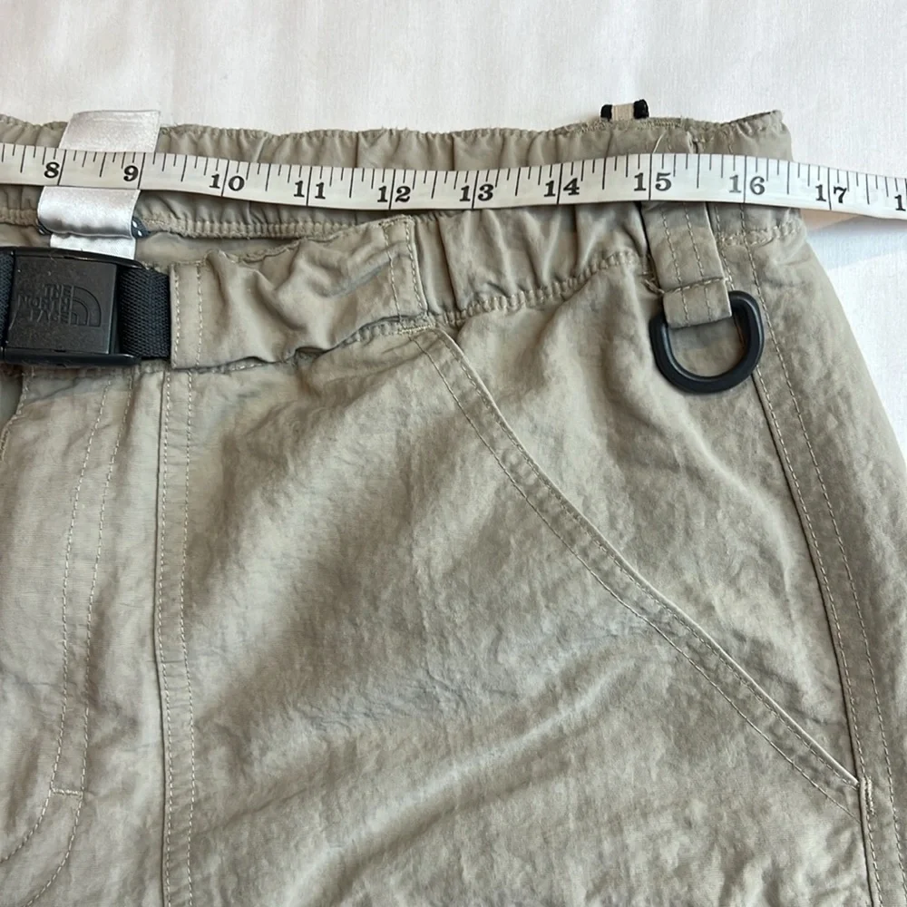 The North Face transformer 2 in 1 cargo khaki pants SZ M